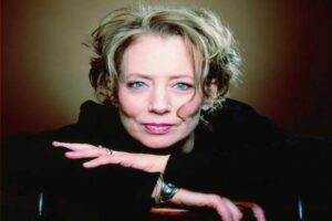 The Enduring Journey of Actress Kate Lardner