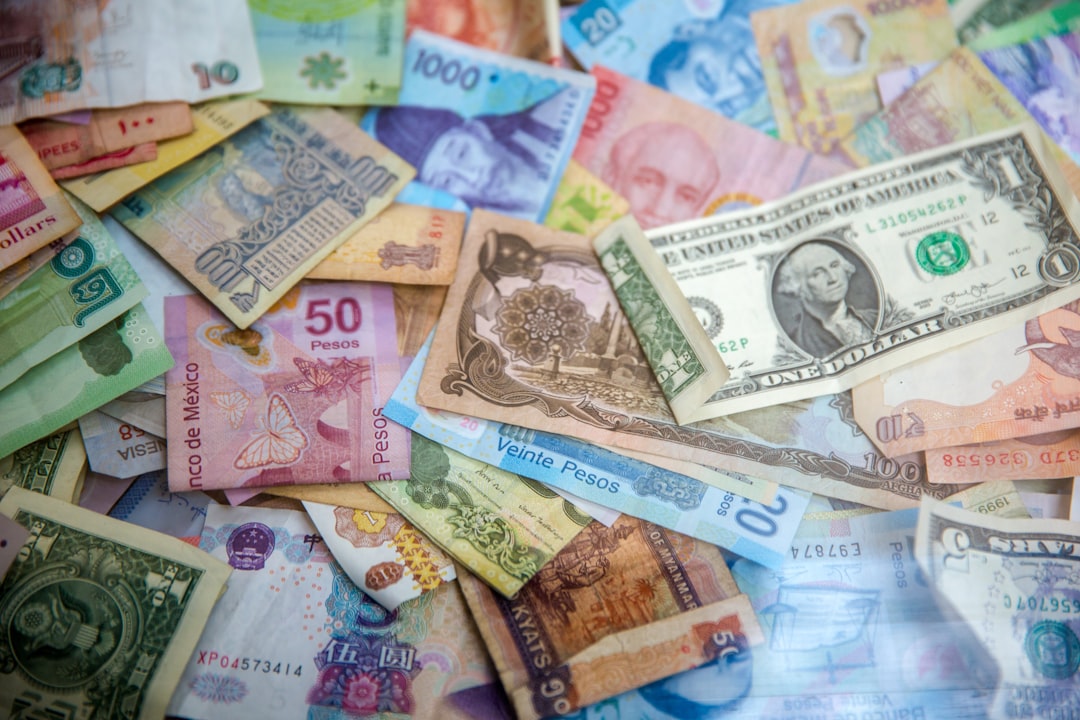 10 and one 10 us dollar bill global payments, currencies, secure transaction