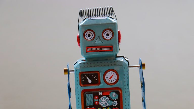 blue plastic robot toy xml code, language tags, friendly robot